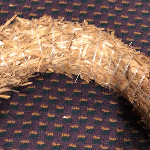 Handmade Seashell straw wreath for summertime door decor - Picture 11 of 16